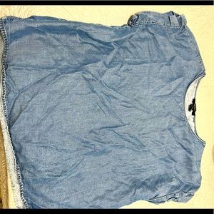 Lightweight denim top.